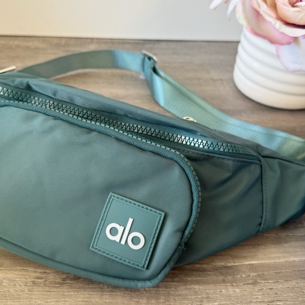 ❤️ALO Fanny pack set of TWO black and ivy green❤️ - Picture 7 of 12